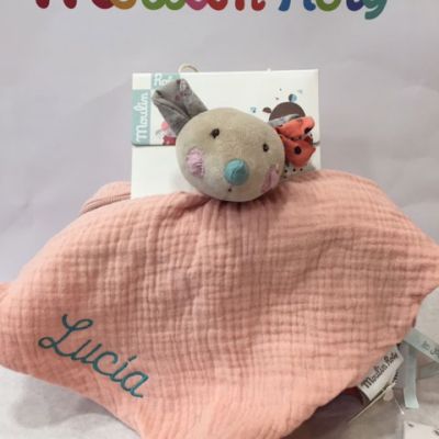 Regalos bordados para bebés