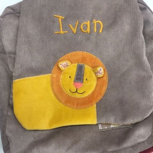 Mochila león