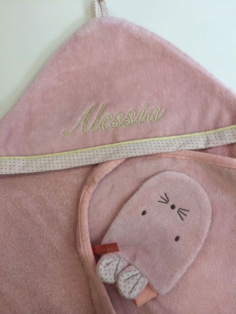 Regalos bordados para bebés